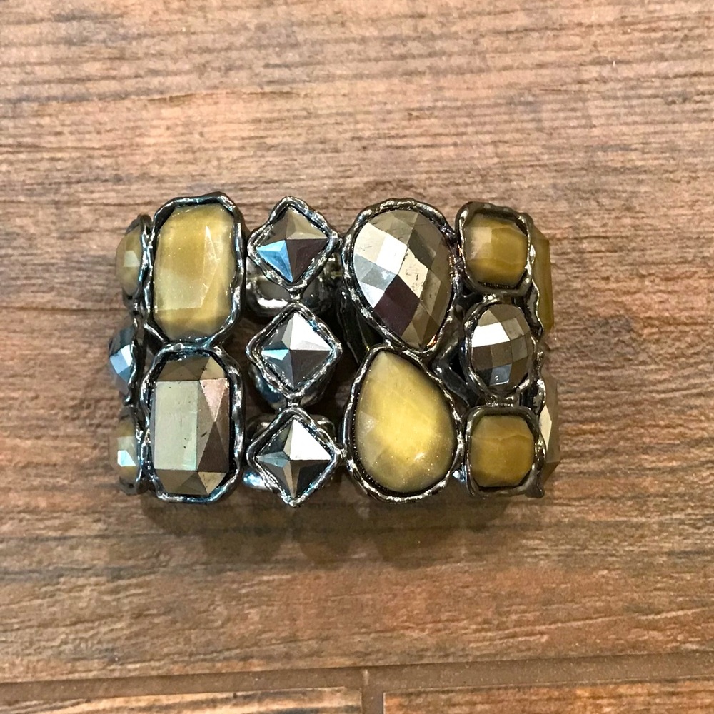 Stone accent bracelet
